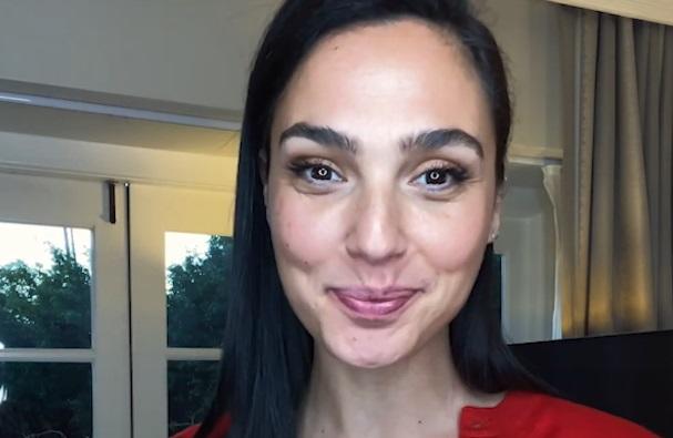 Promueve Gal Gadot A Las Mujeres Maravillas Del Mundo