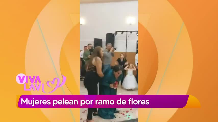 Mujeres Se Agarran A Golpes Por El Ramo De La Novia