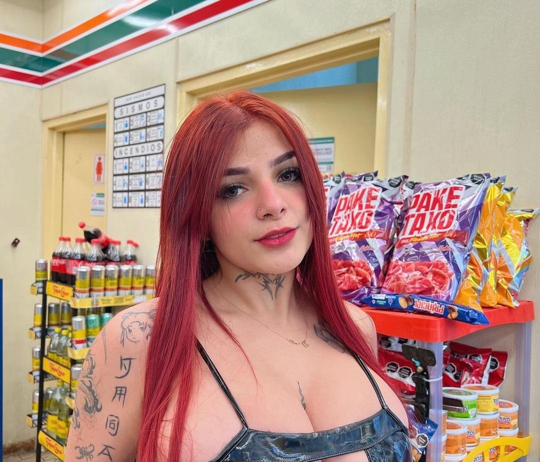 Karely Ruiz impresiona con radical cambio de look; ahora es pelirroja