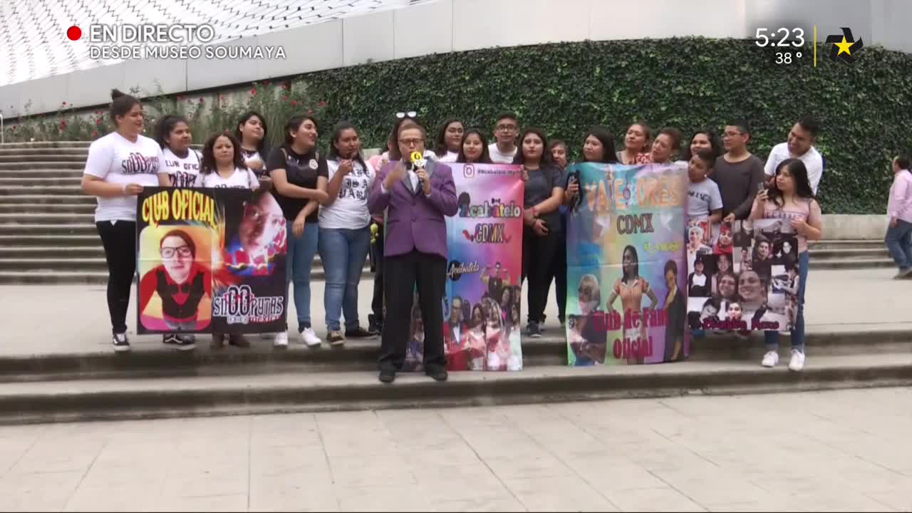 Sorprenden fans al elenco de 'Acábatelo' en CDMX